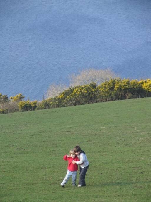 Port Bannatyne Beautiful Spacious Old Schoolhouse With Stunning Sea Views And Beach Nearbyヴィラ エクステリア 写真