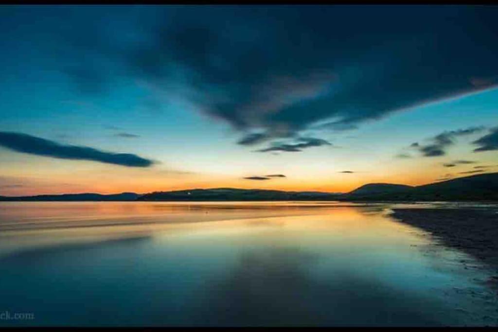 Port Bannatyne Beautiful Spacious Old Schoolhouse With Stunning Sea Views And Beach Nearbyヴィラ エクステリア 写真