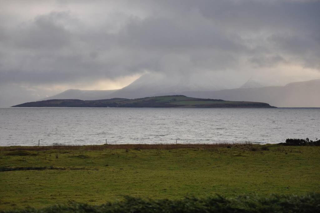 Port Bannatyne Beautiful Spacious Old Schoolhouse With Stunning Sea Views And Beach Nearbyヴィラ エクステリア 写真